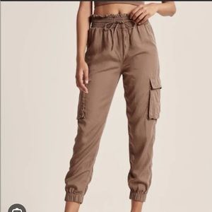 NWT | Abercrombie cargo jogger